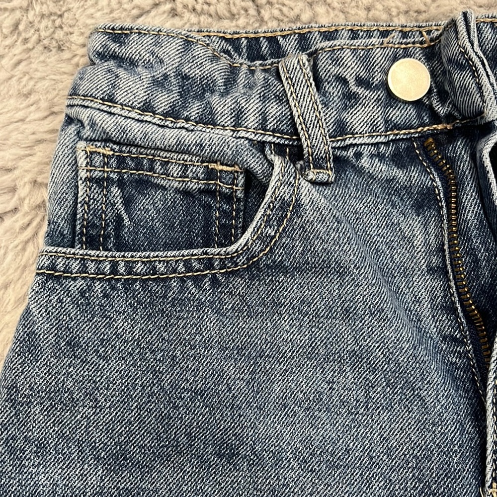 straight mom jeans